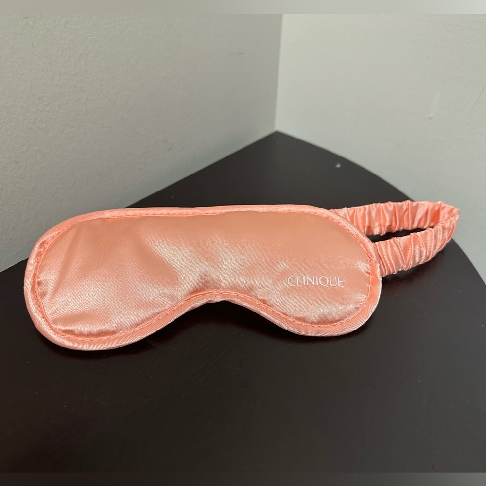 NEW CLINIQUE CUSHIONED EYE MASK
